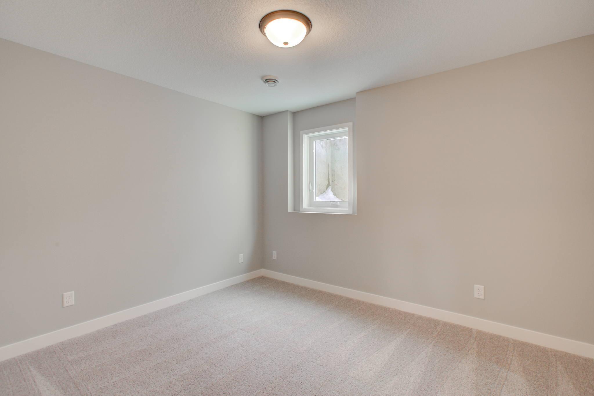 21-web-or-mls-bedroom5.JPG
