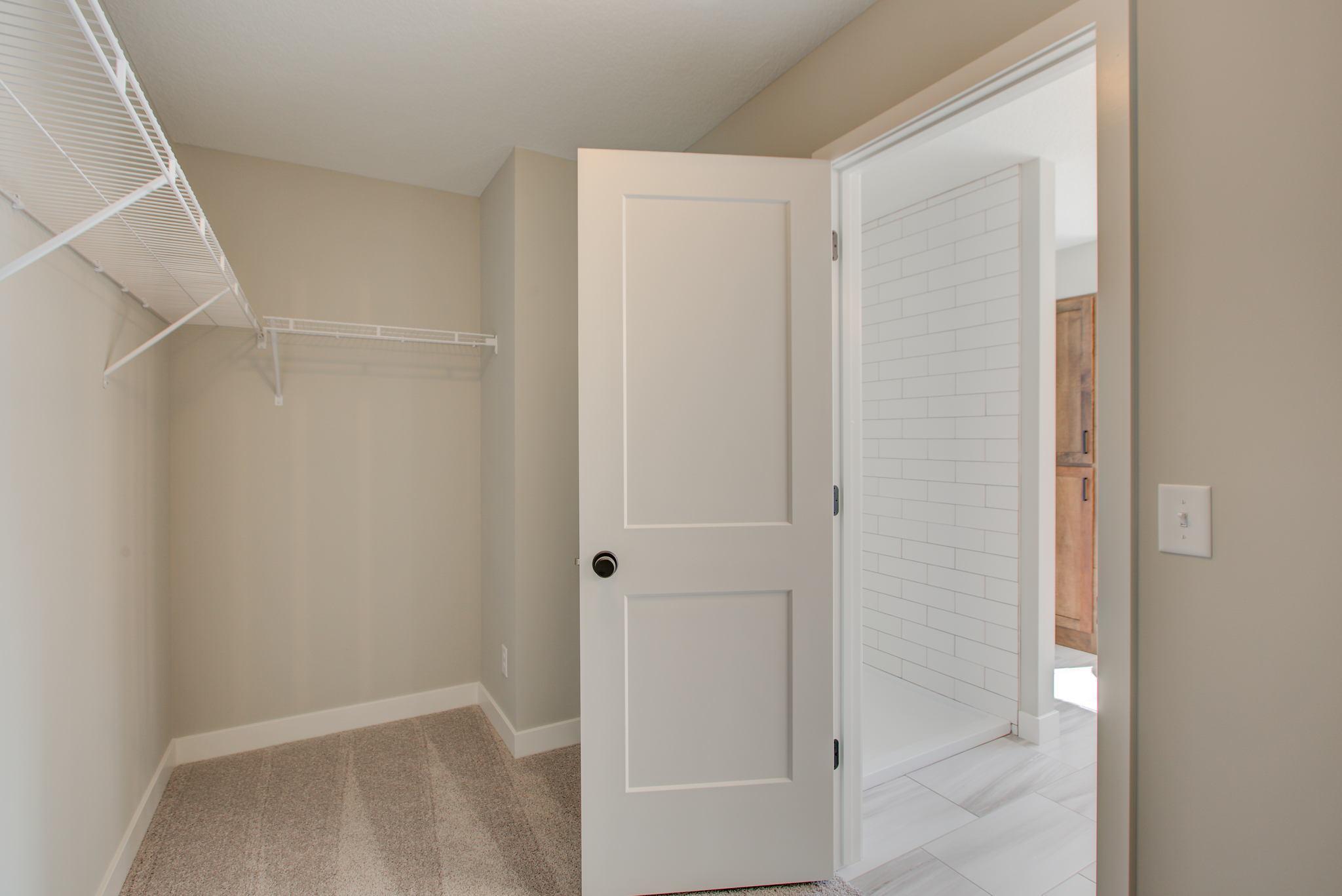 13-web-or-mls-bedroom1closet.JPG