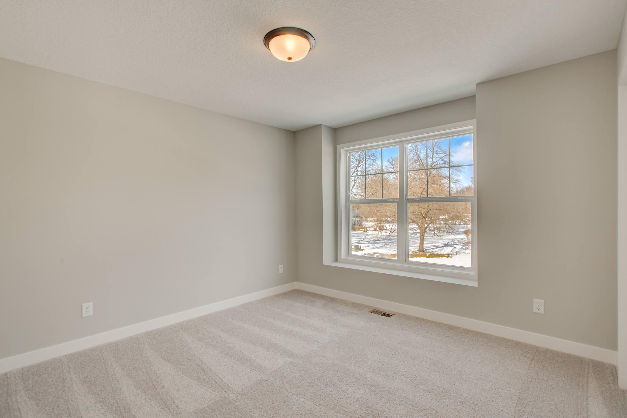 18-web-or-mls-bedroom3.JPG
