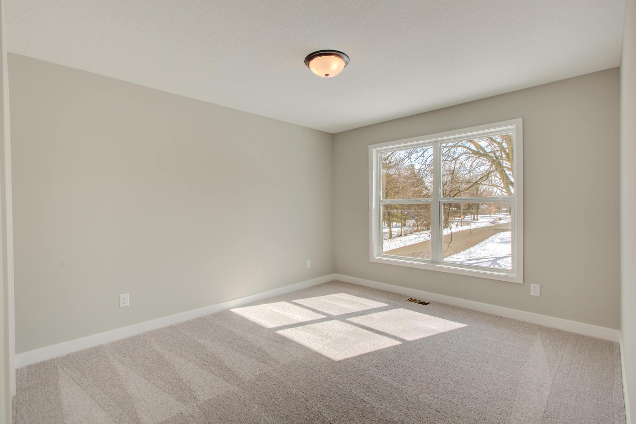 19-web-or-mls-bedroom4.JPG