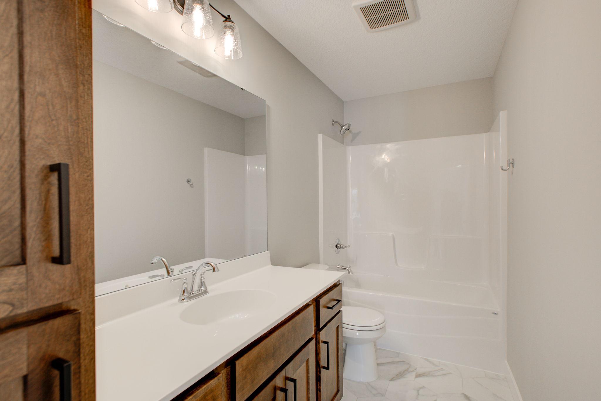 17-web-or-mls-bathroom1.JPG