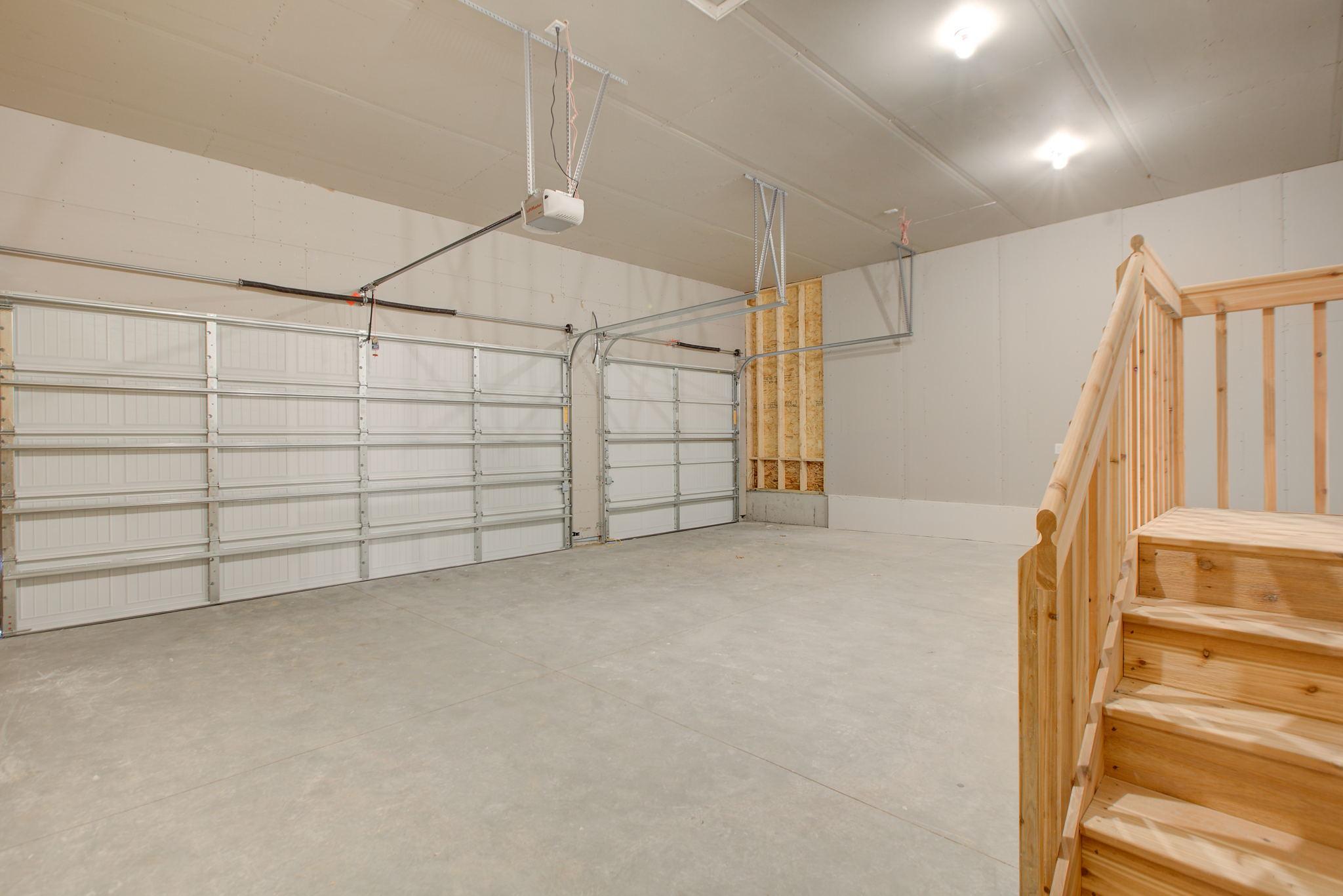 27-web-or-mls-garage.JPG