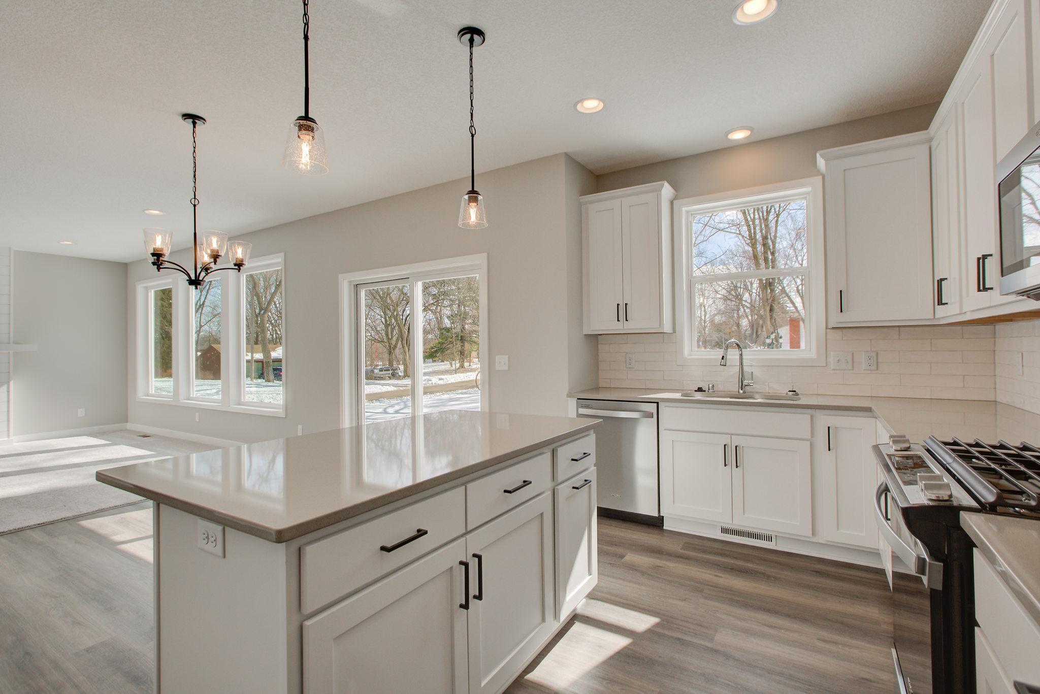 9-web-or-mls-kitchen3.JPG
