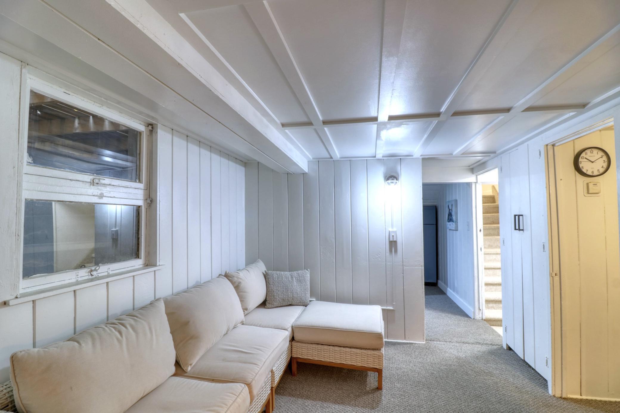 Basement Family Room1_3.jpg