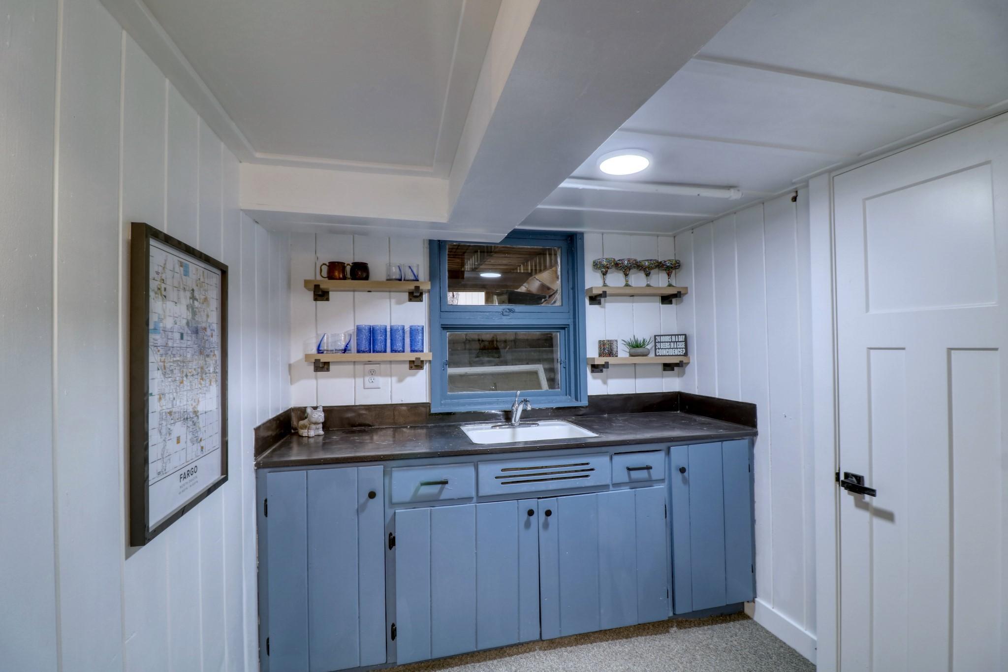 Basement Kitchen1_1.jpg