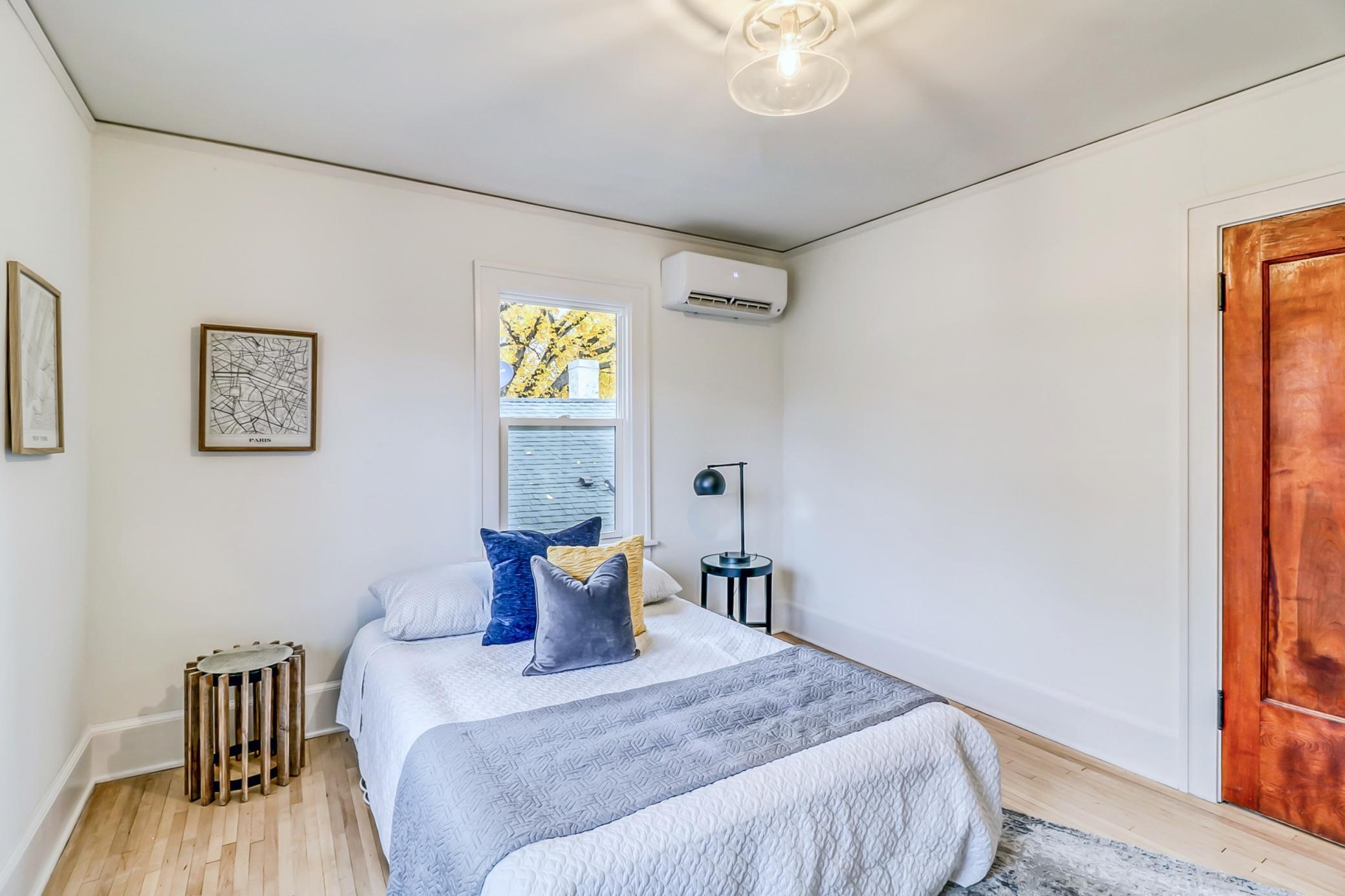 Upstairs Bedroom2_2.jpg