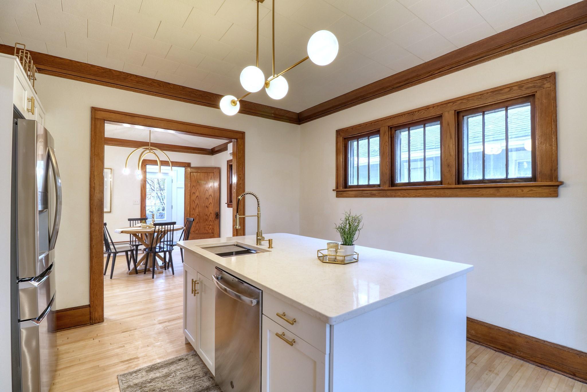 Kitchen1_2.jpg