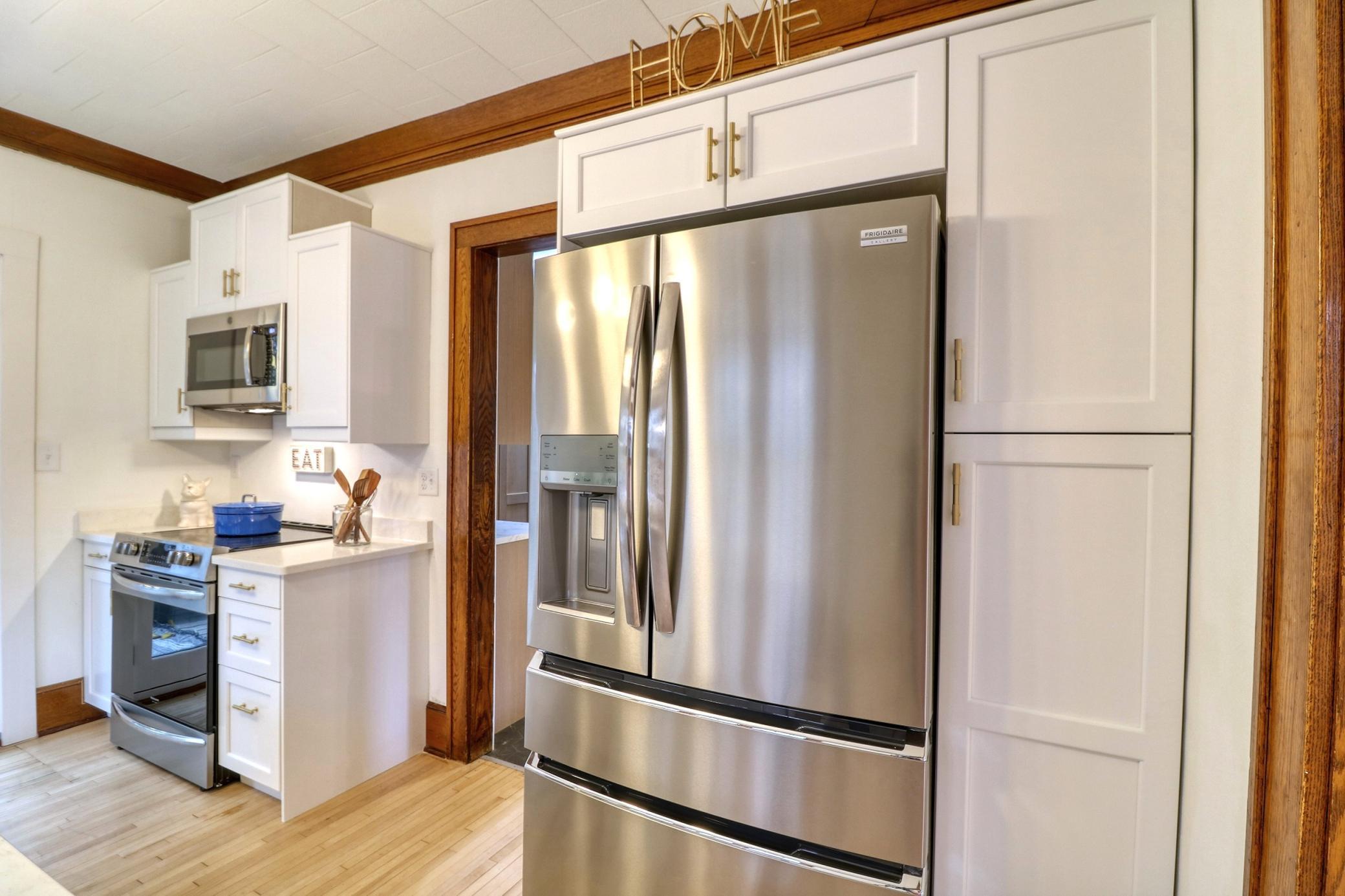 Kitchen1_1.jpg