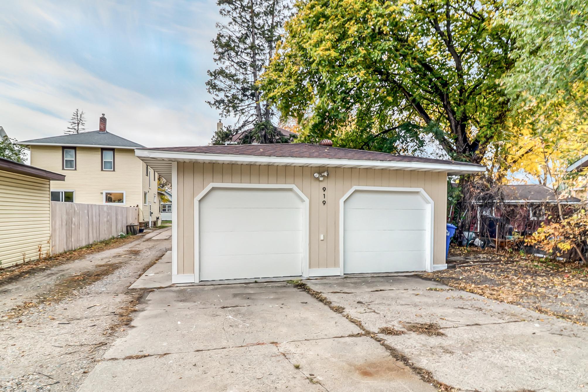 Detached 2 stall garage