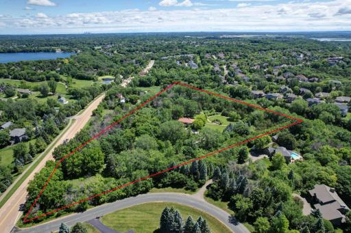 185 Pioneer Trail, Chanhassen, MN 55317