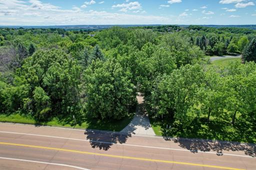 185 Pioneer Trail, Chanhassen, MN 55317