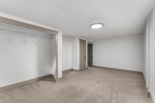 16221 Creekwood Circle, Prior Lake, MN 55372