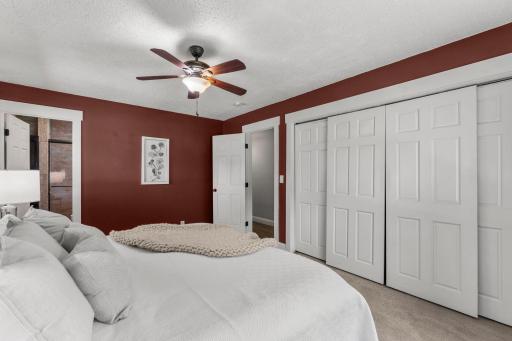 16221 Creekwood Circle, Prior Lake, MN 55372