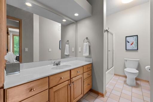 11460 Fairfield Road W, 103, Minnetonka, MN 55305