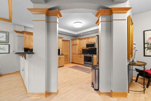 11460 Fairfield Road W, 103, Minnetonka, MN 55305
