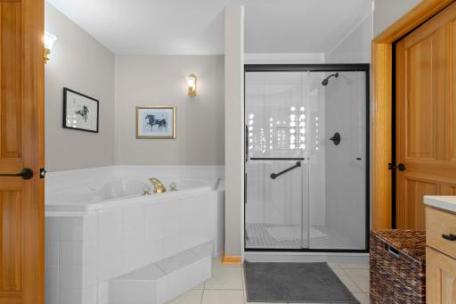 54-web-or-mls-11460 Fairfield Rd 103-205.jpg