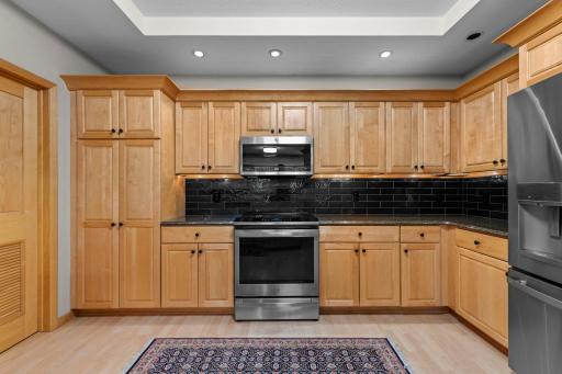 26-web-or-mls-11460 Fairfield Rd 103-65.jpg