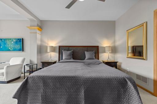 46-web-or-mls-11460 Fairfield Rd 103-165.jpg