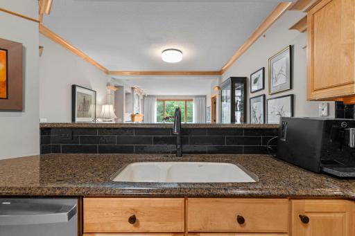 25-web-or-mls-11460 Fairfield Rd 103-60.jpg