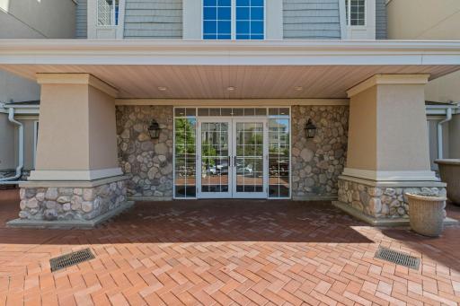 13-web-or-mls-11460 Fairfield Rd 103-324.jpg