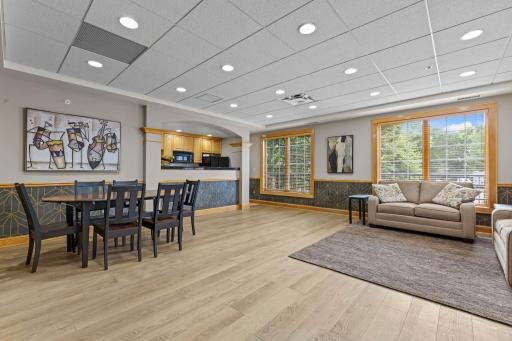 11460 Fairfield Road W, 103, Minnetonka, MN 55305
