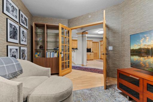 18-web-or-mls-11460 Fairfield Rd 103-25.jpg