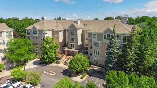 5-web-or-mls-11460 Fairfield Rd 103-346.jpg