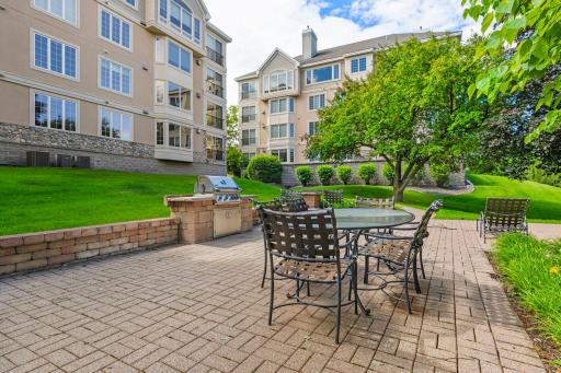 75-web-or-mls-11460 Fairfield Rd 103-256.jpg