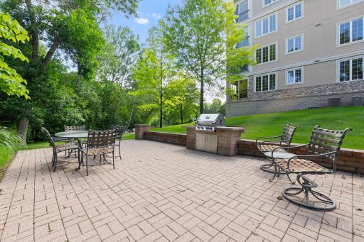 11460 Fairfield Road W, 103, Minnetonka, MN 55305