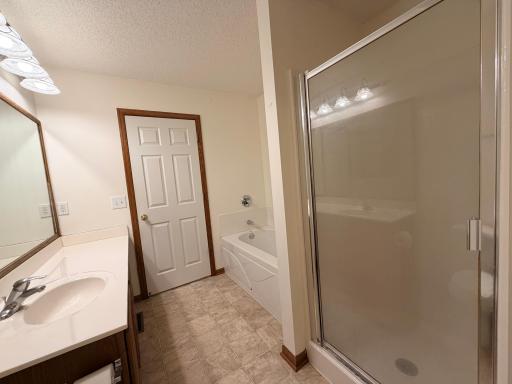 682 Princeton Avenue, Shakopee, MN 55379