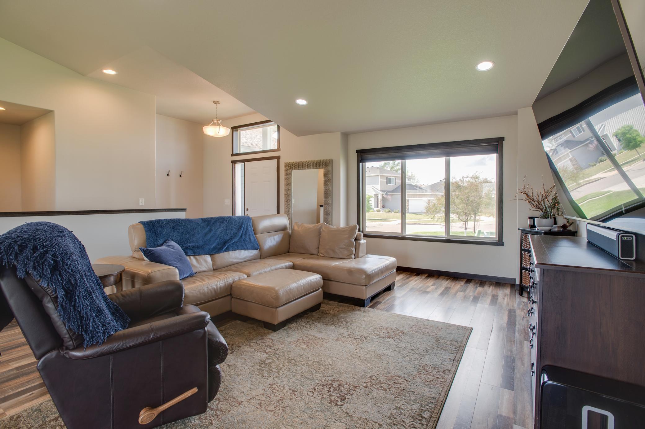 601_27TH_AVE_W-9.jpg