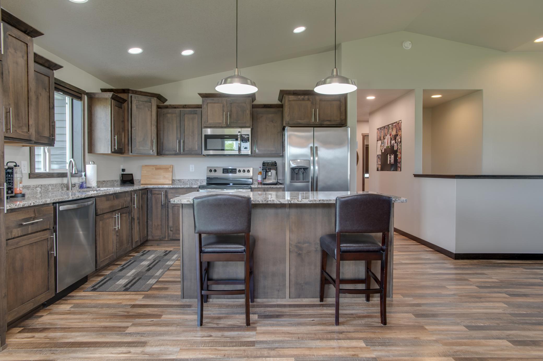 601_27TH_AVE_W-14.jpg