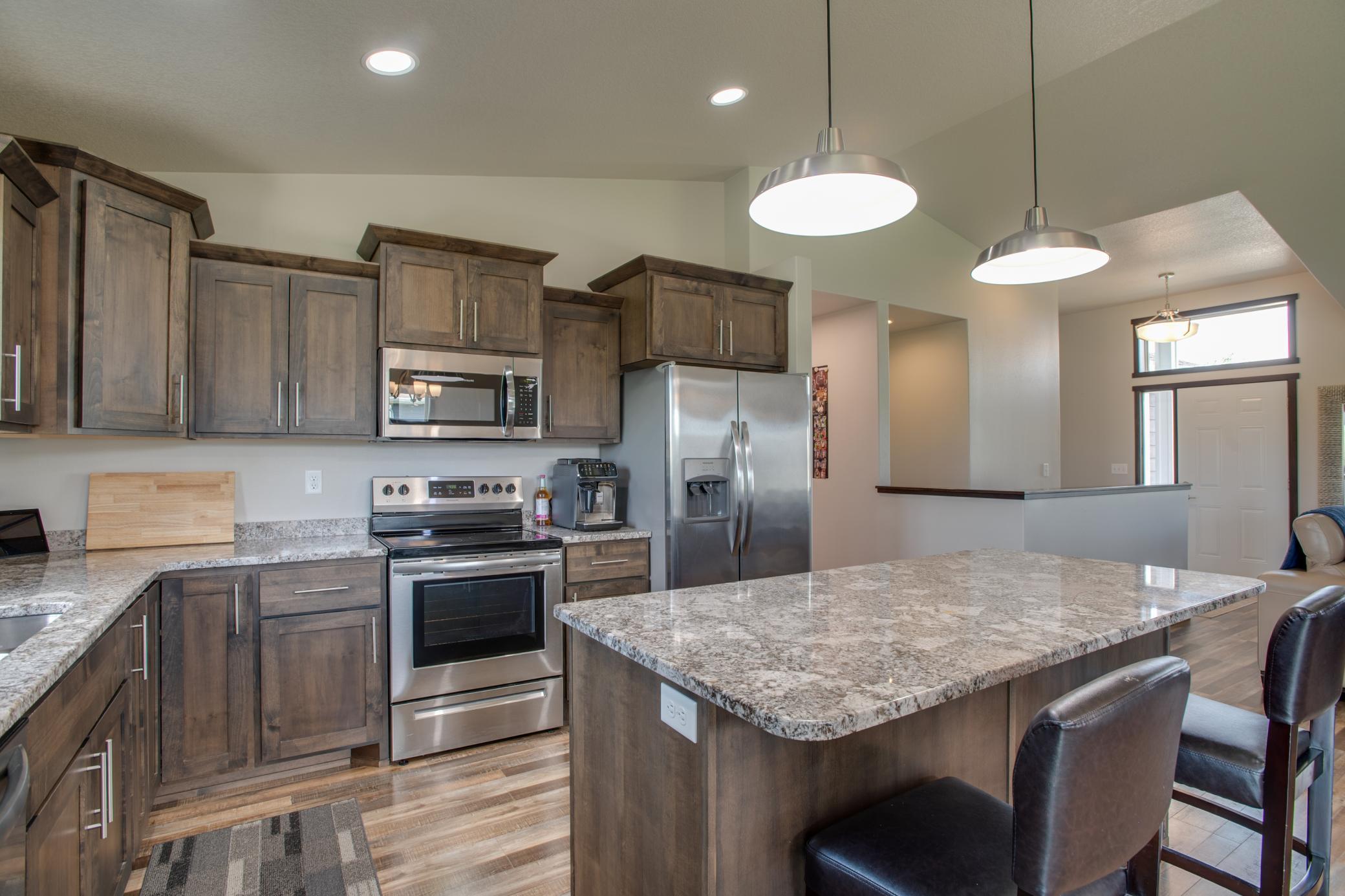 601_27TH_AVE_W-15.jpg
