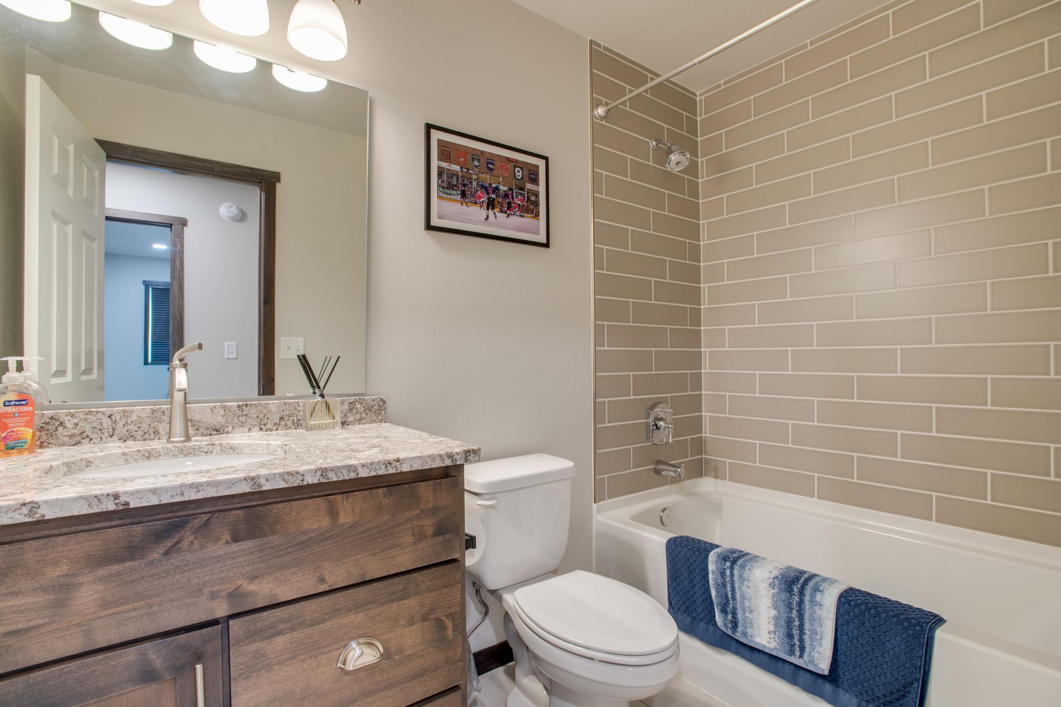 601_27TH_AVE_W-28.jpg