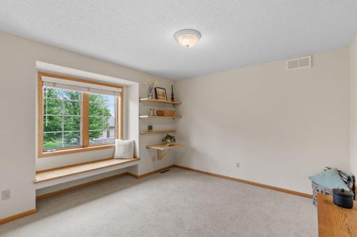 9541 176th Court W, Lakeville, MN 55044