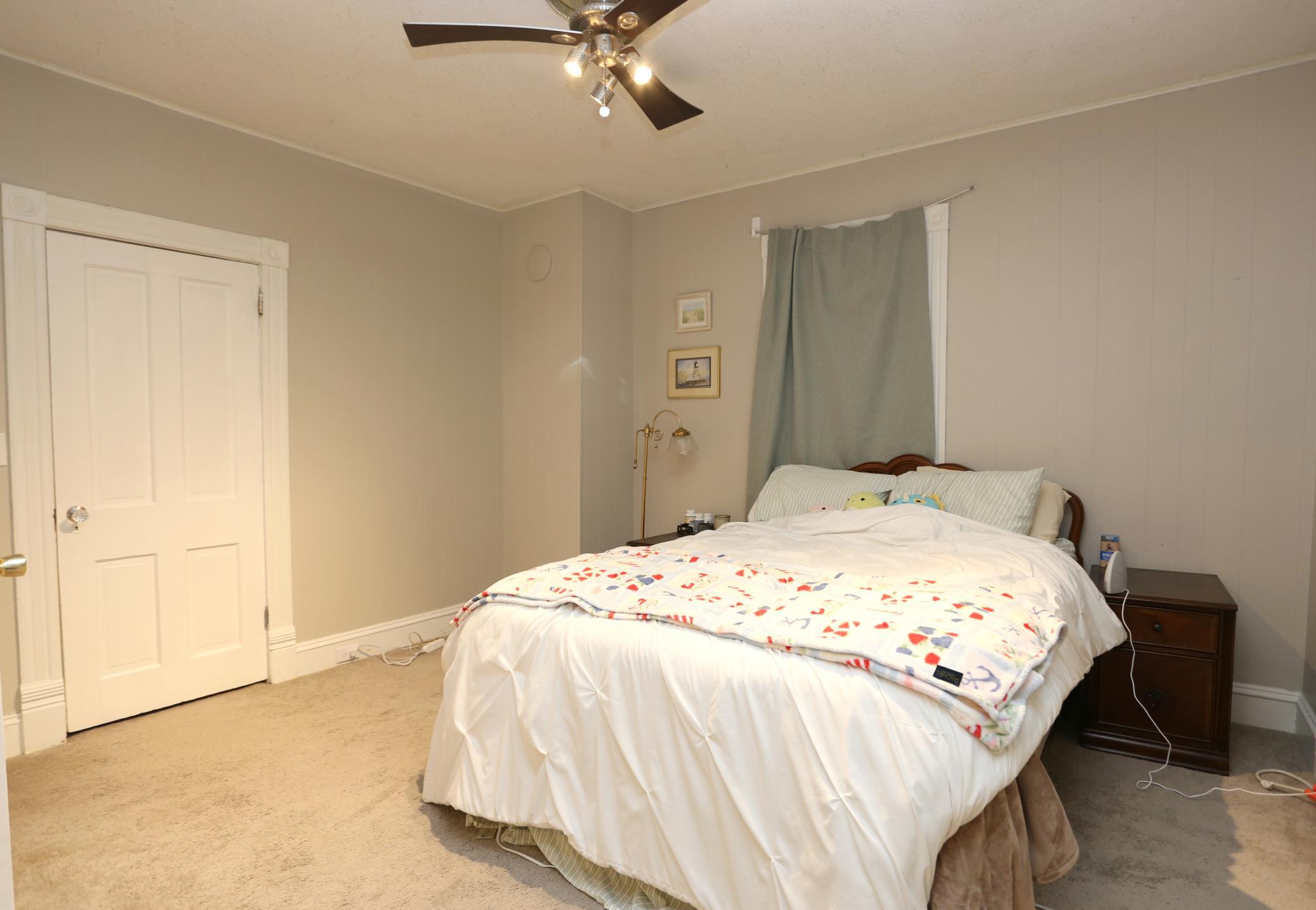 Font Bedroom