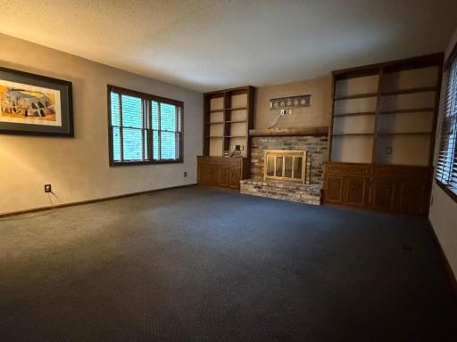 11905 26th Avenue N, Plymouth, MN 55441
