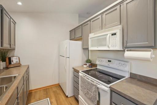 7010 Jorgensen Ln S - MLS Sized - 009 - 09 Kitchen.jpg