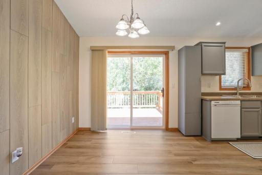 7010 Jorgensen Ln S - MLS Sized - 014 - 14 Breakfast Area.jpg