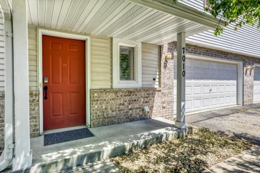 7010 Jorgensen Ln S - MLS Sized - 001 - 01 Exterior Front.jpg
