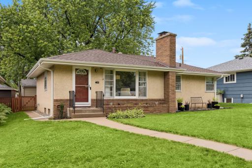 Classic Armatage Mid-century with 3 bedrooms on one level