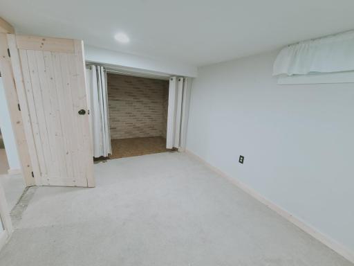 Photo 32