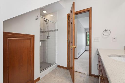 2nd ensuite bath