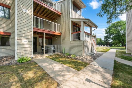 350 Shelard Parkway, 106, Minneapolis, MN 55426