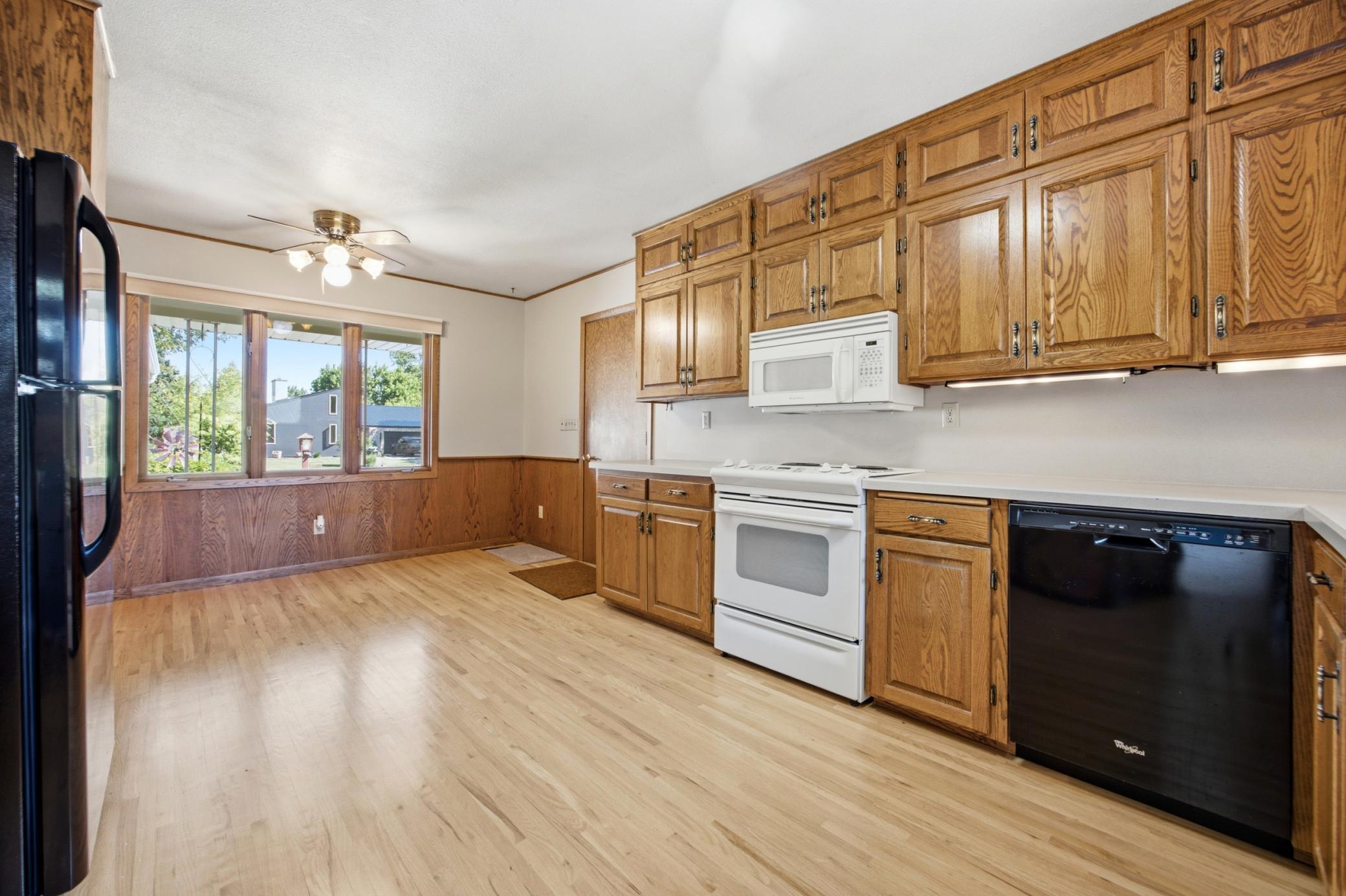 Kitchen/eat in kitchen