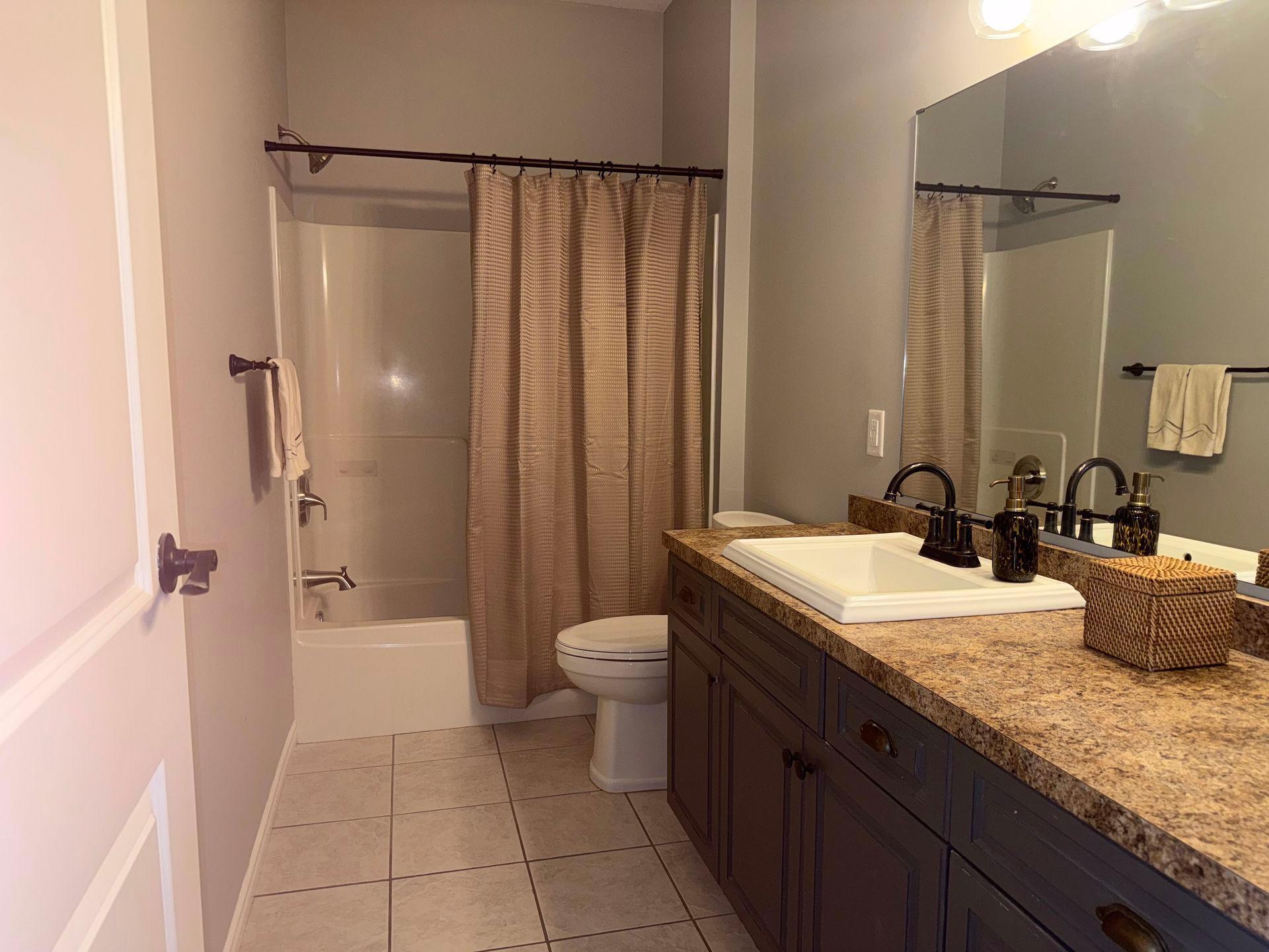 Main Floor Full Bath