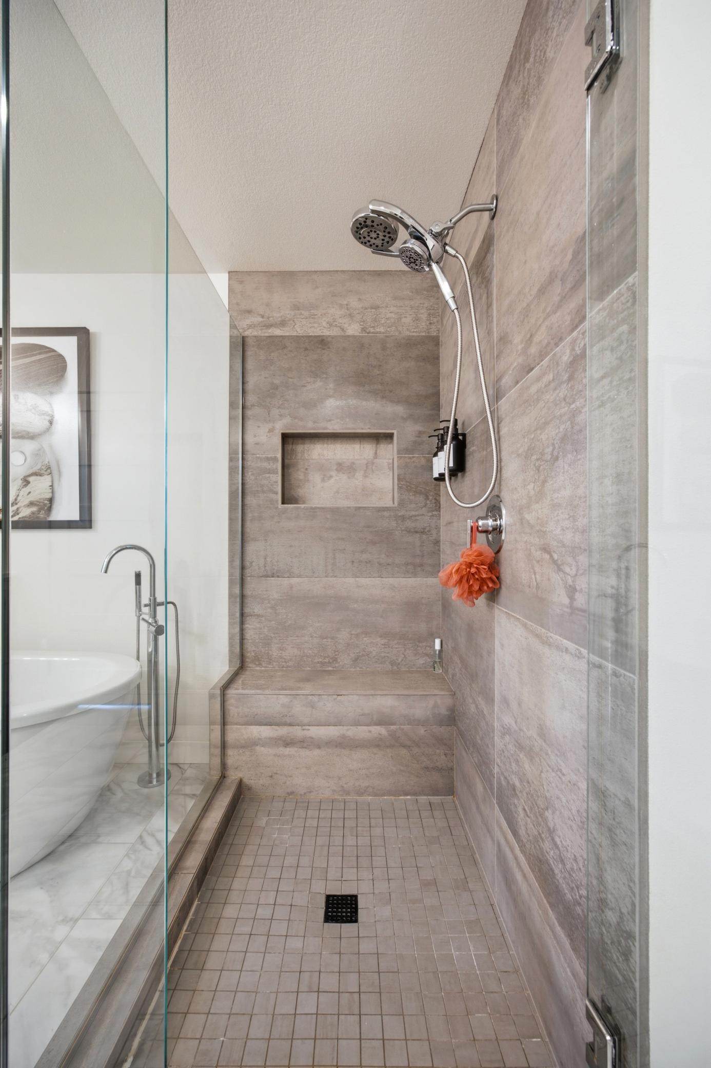 Glass-Enclosed Primary Shower