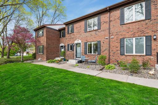 1092 Ivy Hill Drive, Saint Paul, MN 55118