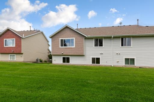 Great end unit townhome with upkept grounds