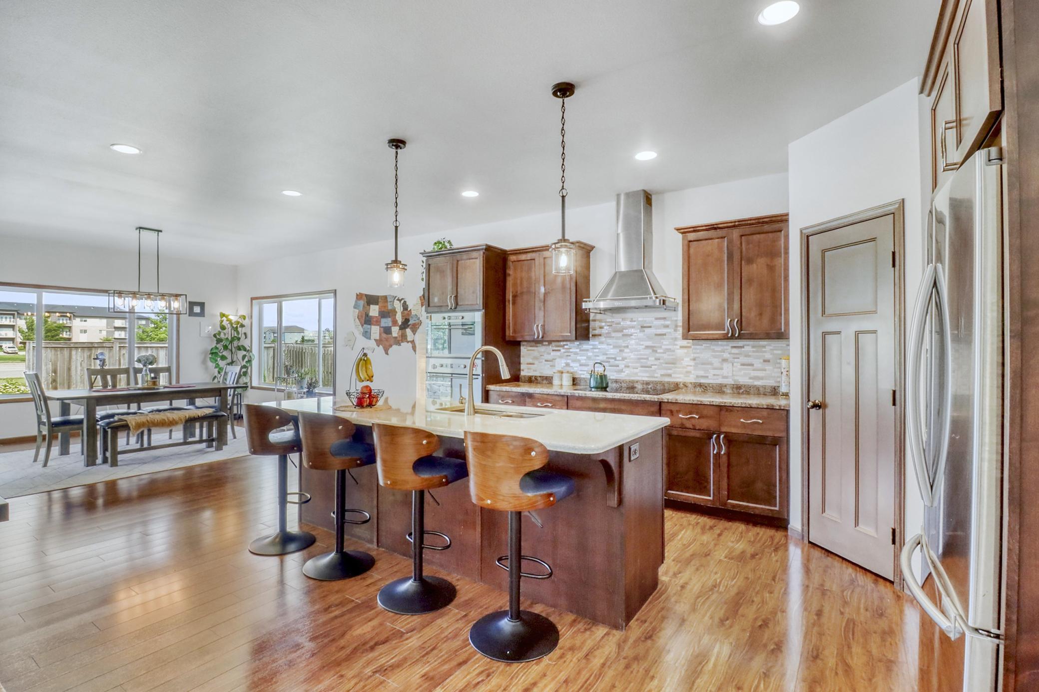 Kitchen1_0-3264.JPG